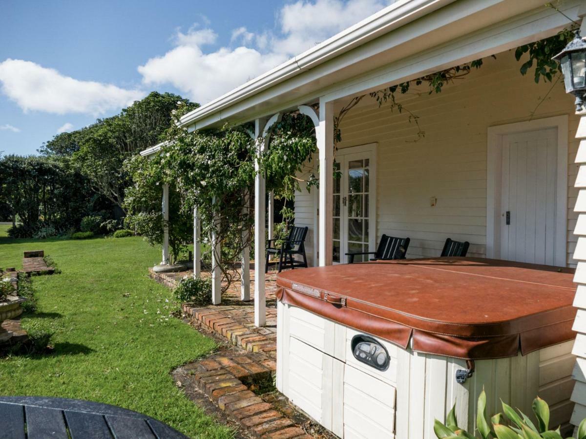 Goodin Country Garden Guest House Okato Exterior photo